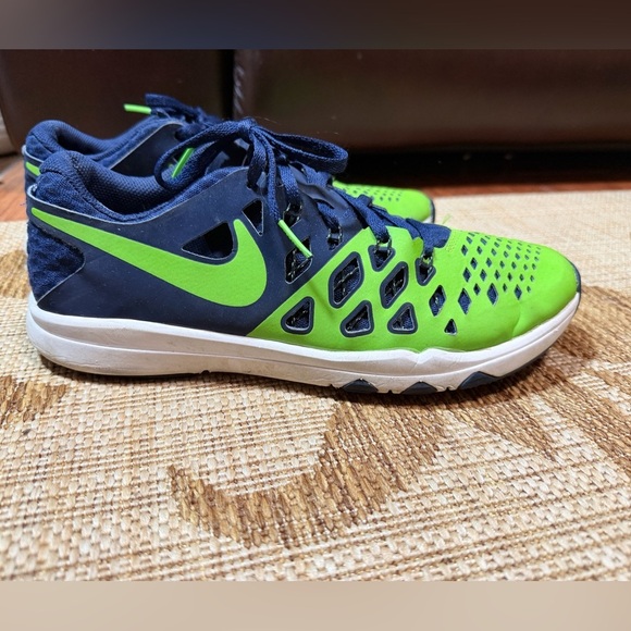 Nike Other - NIKE Seahawks Train Speed Lime Green and Navy Sneakers - M8.5/Euro 42. RARE! 💚💙💚